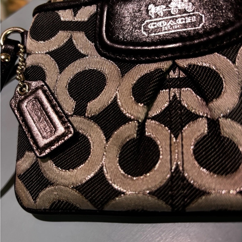 Coach Madison Op Art Pleated Signature Black Gray Metallic Small Wristlet - Picture 3 of 8